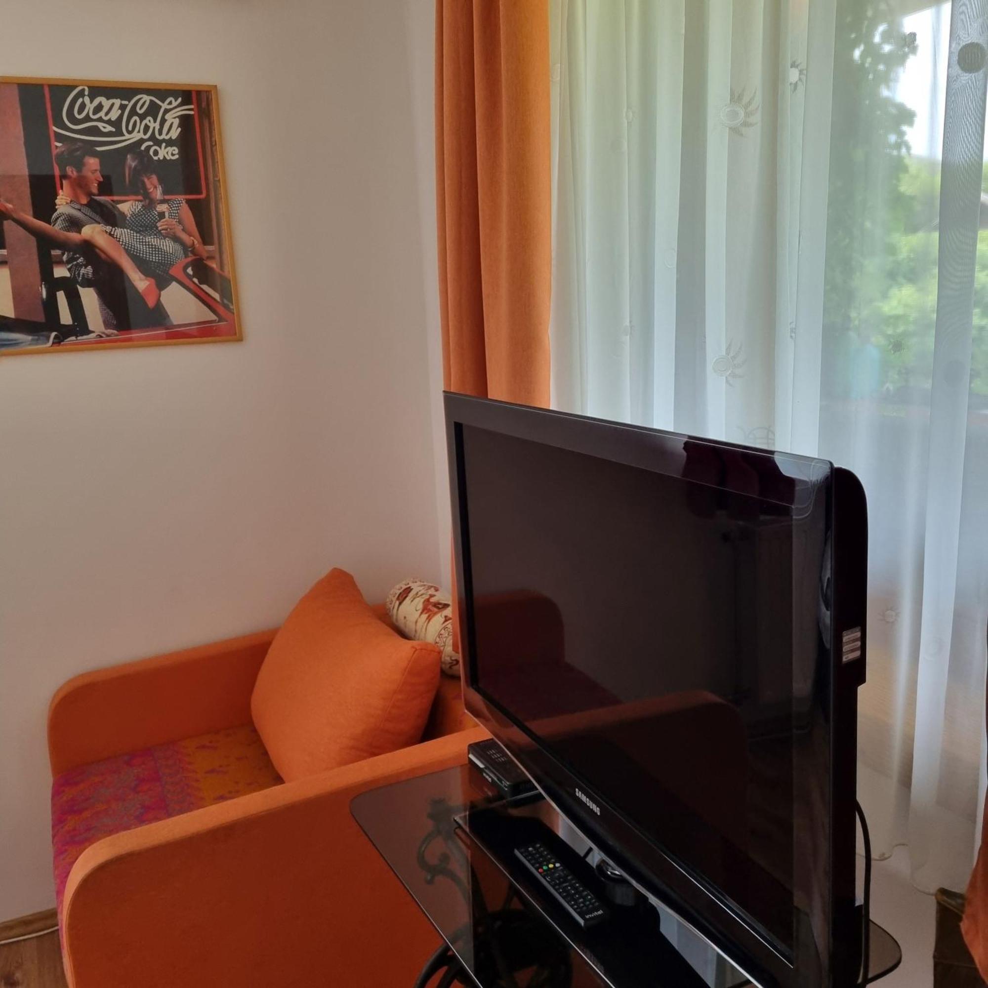 Kertvarosi Apartman Tiszaújváros Eksteriør bilde
